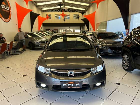 HONDA CIVIC 1.8 LXL 16V FLEX 4P AUTOMÁTICO HONDA CIVIC 1.8 LXL 16V FLEX 4P AUTOMÁTICO